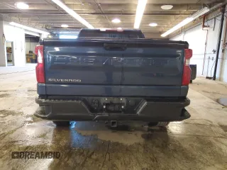 2020 Chevrolet Silverado 1500 Work Truck with VIN 1GCRYAEF1LZ163338, listed as a Copart auction lot 76897914 with 151,818 mi miles and Clean Title. Bid and sale history available at carsss.com. Image 6.