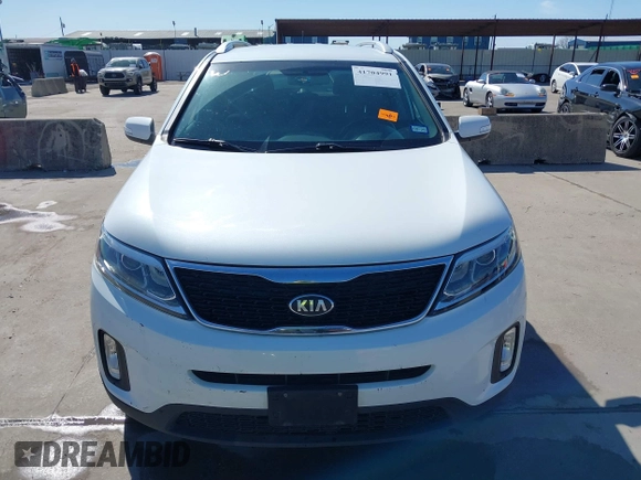 2014 Kia Sorento LX with VIN 5XYKTDA73EG471659, listed as a IAAI auction lot 41704991 with 118,617 mi miles. Bid and sale history available at carsss.com. Image 12.