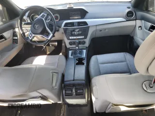 2014 Mercedes-Benz C 250 Sport z VIN WDDGF4HB8EA942721, wystawiony jako Copart lot #52629855 z przebiegiem 151 421 mil mil oraz Szkoda całkowita • Salvage title. Historia ofert i sprzedaży dostępna na DreamBid. Obrazek 8.