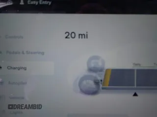 2016 Tesla Model S 90D с VIN 5YJSA1E27GF129855, выставлен на аукционе IAAI как лот 42282536 с пробегом 92 050 миль миль и . История ставок и продаж доступна на DreamBid. Изображение 17.