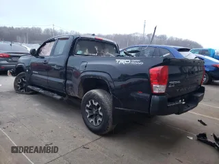 2016 Toyota Tacoma SR z VIN 5TFSX5EN6GX042325, wystawiony jako Copart lot #84464864 z przebiegiem 54 235 mil mil oraz Szkoda całkowita • Salvage title. Historia ofert i sprzedaży dostępna na DreamBid. Obrazek 2.