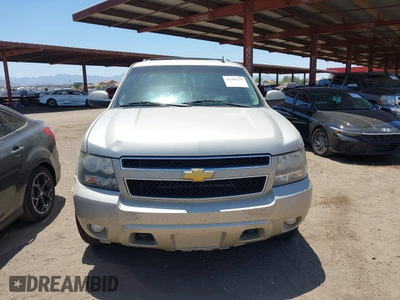 2013 Chevrolet Suburban LT with VIN 1GNSKJE70DR127208, listed as a IAAI auction lot 42285279 with 295,930 mi miles and . Bid and sale history available at DreamBid. Image 6.