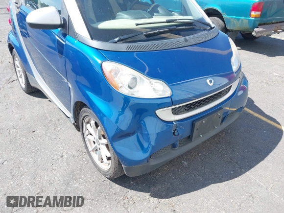 2009 Smart fortwo Pure with VIN WMEEJ31X19K243304, listed as a IAAI auction lot 42860139 with 119,617 mi miles and . Bid and sale history available at DreamBid. Image 6.