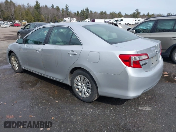 2014 Toyota Camry L with VIN 4T4BF1FK3ER425879, listed as a IAAI auction lot 41772525 with 180,910 mi miles. Bid and sale history available at carsss.com. Image 3.