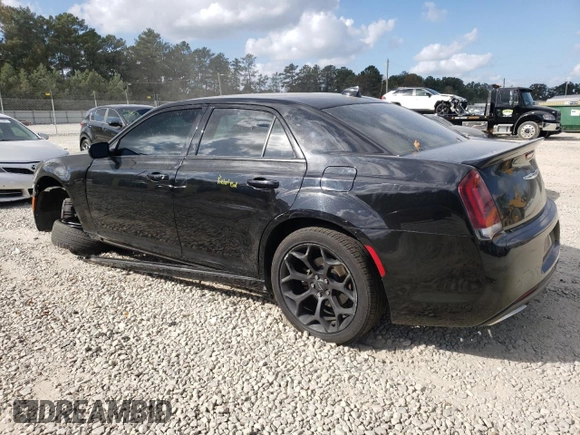2020 Chrysler 300 S z VIN 2C3CCABTXLH122919, wystawiony jako Copart lot #78414584 z przebiegiem 122 180 mil mil oraz Szkody całkowita. Historia ofert i sprzedaży dostępna na DreamBid. Obrazek 2.