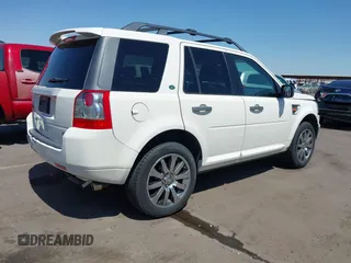 2008 Land Rover LR2 HSE z VIN SALFT24N28H101789, wystawiony jako IAAI lot #42433174 z przebiegiem 162 053 mil mil oraz . Historia ofert i sprzedaży dostępna na DreamBid. Obrazek 4.