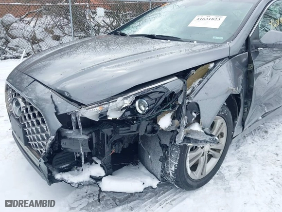 2019 Hyundai Sonata Sport with VIN 5NPE34AF2KH816737, listed as a IAAI auction lot 41631823 with 31,207 mi miles. Bid and sale history available at carsss.com. Image 6.