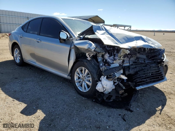 2025 Toyota Camry LE with VIN 4T1DAACK5SU102533, listed as a Copart auction lot 47691235 with 9,078 mi miles and Salvage Title. Bid and sale history available at carsss.com. Image 4.