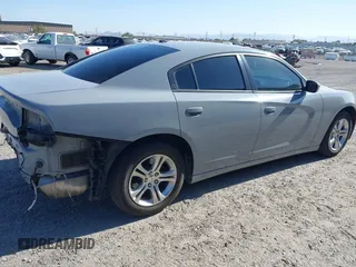 2020 Dodge Charger SXT z VIN 2C3CDXBG5LH194484, wystawiony jako IAAI lot #42121474 z przebiegiem 82 897 mil mil oraz . Historia ofert i sprzedaży dostępna na DreamBid. Obrazek 4.