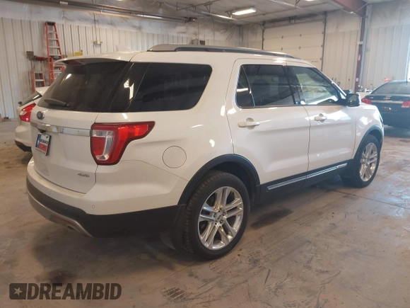 2017 Ford Explorer XLT with VIN 1FM5K8D88HGE06959, listed as a IAAI auction lot 42269672 with 87,372 mi miles and . Bid and sale history available at DreamBid. Image 4.