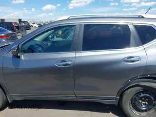 2015 Nissan Rogue SV with VIN 5N1AT2ML0FC862309, listed as a IAAI auction lot 42138785 with 271,537 mi miles and . Bid and sale history available at carsss.com. Image 14.