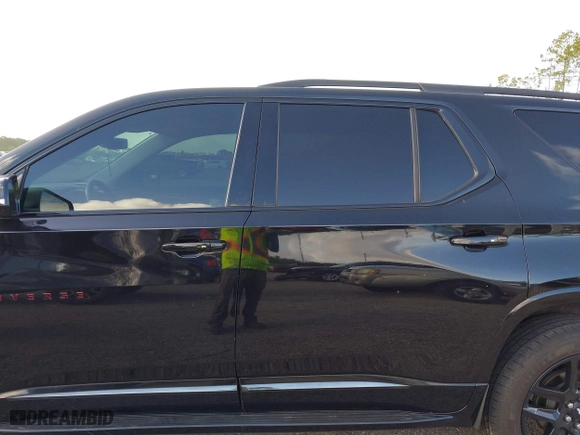 2018 Chevrolet Traverse Premier with VIN 1GNEVJKW2JJ247358, listed as a IAAI auction lot 41957576 with 84,689 mi miles. Bid and sale history available at carsss.com. Image 14.