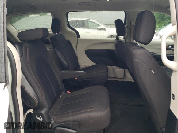 2017 Chrysler Pacifica Touring with VIN 2C4RC1DG8HR514367, listed as a Copart auction lot 60610805 with 168,796 mi miles and Non repairable. Bid and sale history available at DreamBid. Image 11.
