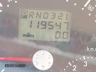2000 Volkswagen Beetle GLS z VIN 3VWCA21C0YM403254, wystawiony jako IAAI lot #41806878 z przebiegiem 119 547 mil mil oraz . Historia ofert i sprzedaży dostępna na DreamBid. Obrazek 16.