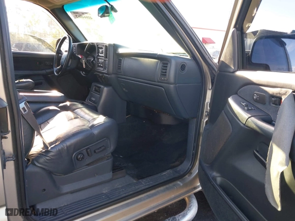 2002 Chevrolet Silverado 1500 LS with VIN 1GCEK19T12E297692, listed as a IAAI auction lot 41844862 with 236,937 mi miles. Bid and sale history available at carsss.com. Image 5.