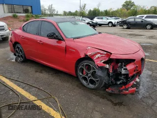 2022 Alfa Romeo Giulia Veloce z VIN ZARFANBN8N7665049, wystawiony jako Copart lot #73681754 z przebiegiem 33 500 mil mil oraz Nie do naprawy • Non repairable. Historia ofert i sprzedaży dostępna na DreamBid. Obrazek 4.