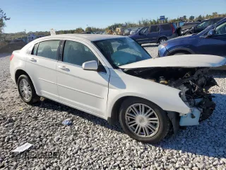 2008 Chrysler Sebring Touring z VIN 1C3LC56K18N230014, wystawiony jako Copart lot #83664474 z przebiegiem 162 070 mil mil oraz Nie do naprawy • Non repairable. Historia ofert i sprzedaży dostępna na DreamBid. Obrazek 4.
