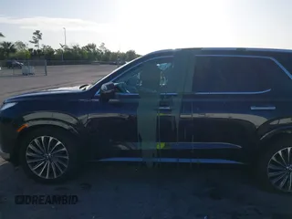 2024 Hyundai Palisade Calligraphy z VIN KM8R74GE2RU677273, wystawiony jako IAAI lot #41989335 z przebiegiem 9 200 mil mil oraz . Historia ofert i sprzedaży dostępna na DreamBid. Obrazek 6.