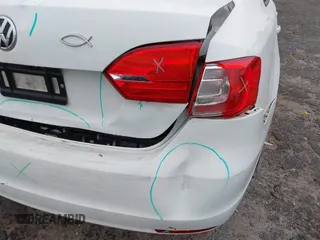 2014 Volkswagen Jetta S с VIN 3VW2K7AJ9EM306523, выставлен на аукционе IAAI как лот 42323603 с пробегом 207 940 миль миль и . История ставок и продаж доступна на DreamBid. Изображение 13.