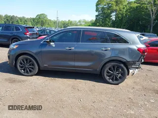 2020 Kia Sorento EX z VIN 5XYPHDA51LG706563, wystawiony jako IAAI lot #39526327 z przebiegiem 36 833 mil mil oraz . Historia ofert i sprzedaży dostępna na DreamBid. Obrazek 14.