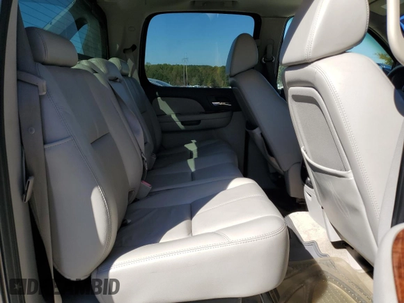 2007 Chevrolet Avalanche LT w/3LT with VIN 3GNEC12057G275358, listed as a Copart auction lot 75873804 with 172,528 mi miles and Salvage Title. Bid and sale history available at carsss.com. Image 10.