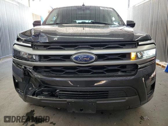 2024 Ford Expedition XLT with VIN 1FMJU1J84REA58417, listed as a Copart auction lot 52782705 with 27,205 mi miles and Clean Title. Bid and sale history available at carsss.com. Image 5.