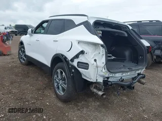 2024 Chevrolet Blazer LT с VIN 3GNKBJR49RS175777, выставлен на аукционе IAAI как лот 42376620 с пробегом 37 570 миль миль и . История ставок и продаж доступна на DreamBid. Изображение 3.