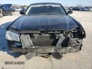 2019 Chrysler 300 Limited with VIN 2C3CCAEG2KH555681, listed as a Copart auction lot 43571855 with 121,027 mi miles and Salvage Title. Bid and sale history available at DreamBid. Image 5.