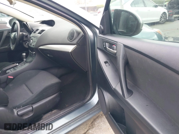 2012 Mazda Mazda3 i Touring with VIN JM1BL1V79C1618007, listed as a IAAI auction lot 41911962 with 192,041 mi miles. Bid and sale history available at carsss.com. Image 5.