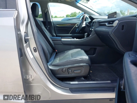 2018 Lexus RX 350 z VIN 2T2ZZMCAXJC110162, wystawiony jako IAAI lot #42608568 z przebiegiem 70 231 mil mil oraz . Historia ofert i sprzedaży dostępna na DreamBid. Obrazek 5.