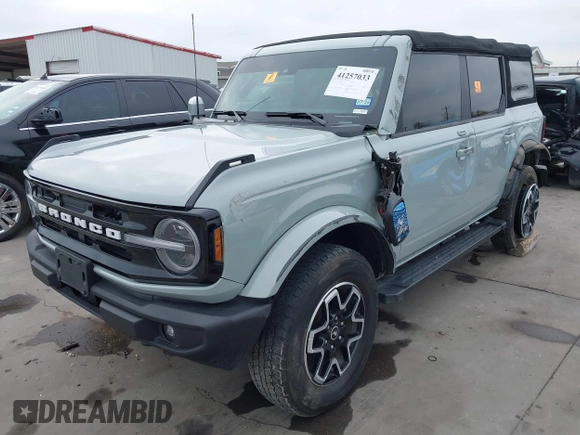 2023 Ford Bronco with VIN 1FMDE5BH1PLB06304, listed as a IAAI auction lot 41257033 with 30,837 mi miles. Bid and sale history available at carsss.com. Image 6.
