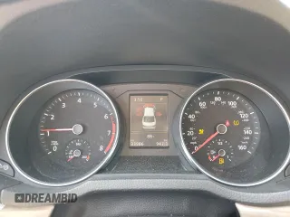 2018 Volkswagen Passat SE с VIN 1VWBA7A3XJC021295, выставлен на аукционе Copart как лот 60240625 с пробегом 33 986 миль миль и Списание • Salvage title. История ставок и продаж доступна на DreamBid. Изображение 9.