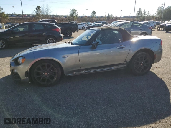 2017 FIAT 124 Spider Elaborazione Abarth z VIN JC1NFAEK6H0113755, wystawiony jako Copart lot #87475064 z przebiegiem Nie podano mil oraz Szkoda całkowita • Salvage title. Historia ofert i sprzedaży dostępna na DreamBid. Obrazek 1.