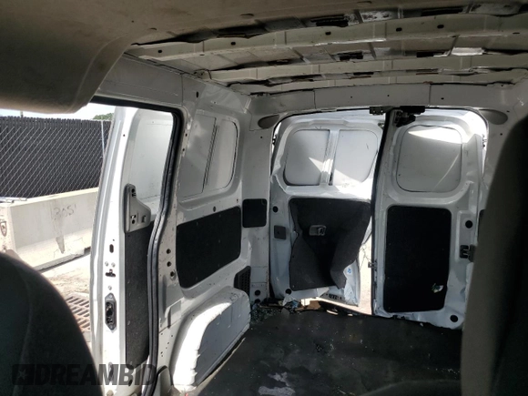 2017 Nissan NV200 S z VIN 3N6CM0KN6HK710399, wystawiony jako Copart lot #58844835 z przebiegiem 169 858 mil mil oraz Szkoda całkowita • Salvage title. Historia ofert i sprzedaży dostępna na DreamBid. Obrazek 10.
