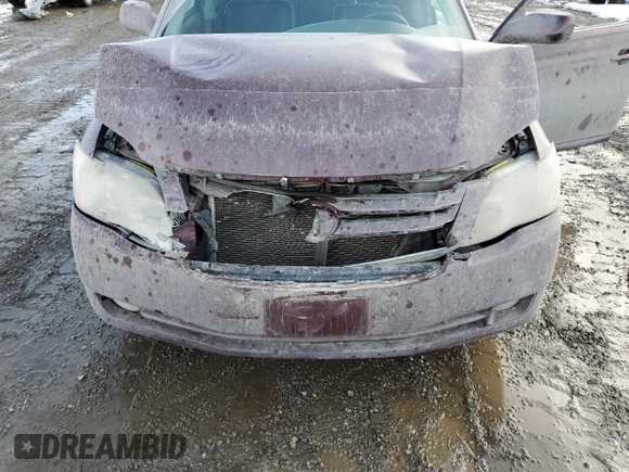 2007 Toyota Avalon XL z VIN 4T1BK36BX7U198825, wystawiony jako Copart lot #46775745 z przebiegiem 108 271 mil mil oraz Czysty tytuł • Clean title. Historia ofert i sprzedaży dostępna na DreamBid. Obrazek 11.
