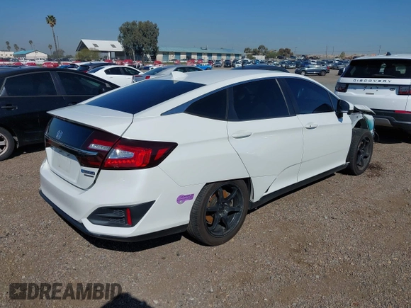 2018 Honda Clarity Plug-In Hybrid Touring with VIN JHMZC5F31JC021404, listed as a IAAI auction lot 41861106 with 189,254 mi miles. Bid and sale history available at carsss.com. Image 4.