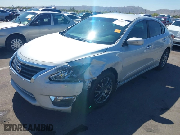 2013 Nissan Altima SV with VIN 1N4AL3AP9DN586463, listed as a IAAI auction lot 42099334 with 181,364 mi miles and . Bid and sale history available at carsss.com. Image 17.