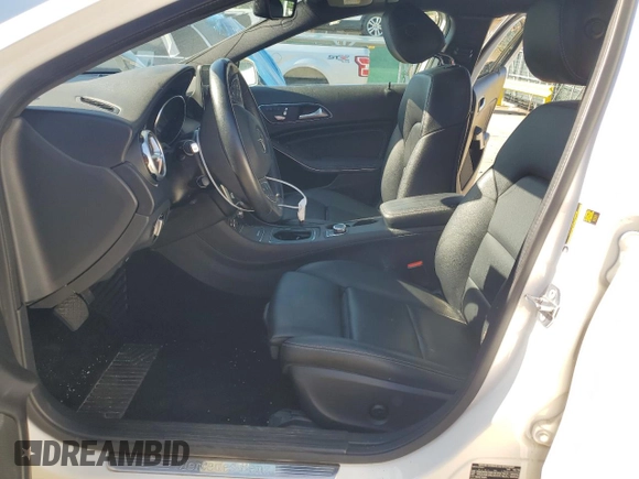 2019 Mercedes-Benz GLA 250 z VIN WDCTG4GB8KJ549895, wystawiony jako Copart lot #56713455 z przebiegiem 29 490 mil mil oraz Szkoda całkowita • Salvage title. Historia ofert i sprzedaży dostępna na DreamBid. Obrazek 7.