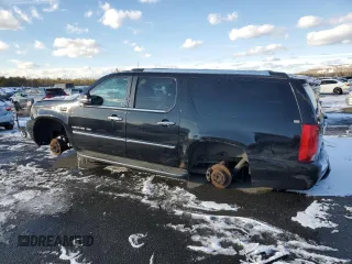 2010 Cadillac Escalade ESV Luxury z VIN 1GYUKHEF5AR156159, wystawiony jako Copart lot #41817085 z przebiegiem 308 631 mil mil oraz Nie do naprawy. Historia ofert i sprzedaży dostępna na DreamBid. Obrazek 2.