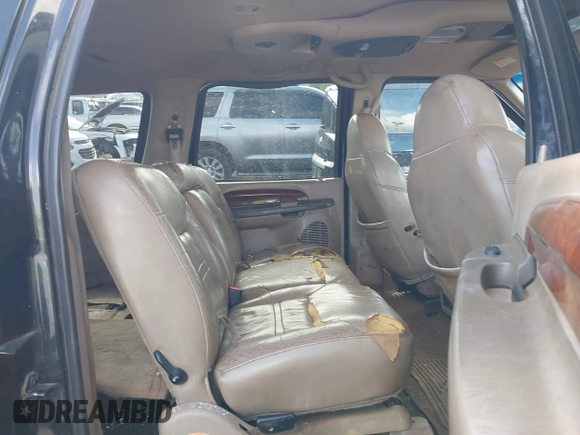 2001 Ford Excursion Limited z VIN 1FMNU43SX1ED42733, wystawiony jako IAAI lot #41923234 z przebiegiem 371 157 mil mil oraz . Historia ofert i sprzedaży dostępna na DreamBid. Obrazek 8.