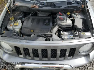 2014 Jeep Patriot Limited z VIN 1C4NJRCB3ED528619, wystawiony jako Copart lot #49765885 z przebiegiem 123 563 mil mil oraz Czysty tytuł • Clean title. Historia ofert i sprzedaży dostępna na DreamBid. Obrazek 12.