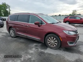 2018 Chrysler Pacifica Touring L with VIN 2C4RC1BG3JR110725, listed as a Copart auction lot 54217515 with 254,181 mi miles and Clean Title. Bid and sale history available at DreamBid. Image 4.