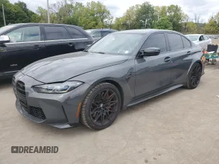 2024 BMW M3 Competition xDrive z VIN WBS43AY09RFS30738, wystawiony jako Copart lot #72166484 z przebiegiem 26 411 mil mil oraz Nie do naprawy • Non repairable. Historia ofert i sprzedaży dostępna na DreamBid. Obrazek 1.