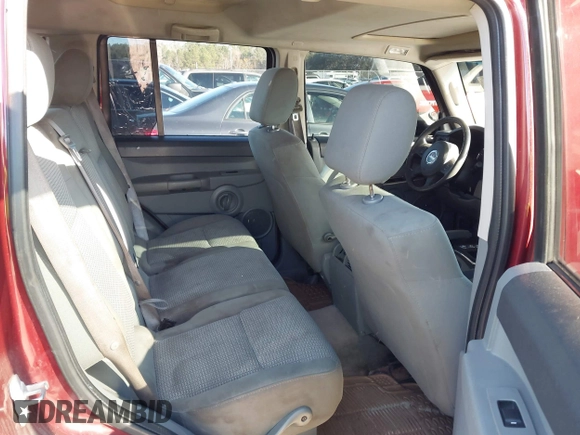 2007 Jeep Commander Sport с VIN 1J8HH48P17C673286, выставлен на аукционе IAAI как лот 41361680 с пробегом 229 407 миль миль и . История ставок и продаж доступна на DreamBid. Изображение 8.
