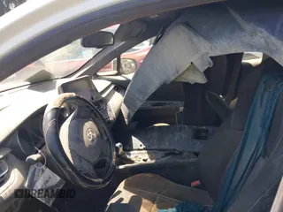 2019 Toyota C-HR XLE z VIN JTNKHMBX3K1029701, wystawiony jako IAAI lot #42023964 z przebiegiem 83 055 mil mil oraz . Historia ofert i sprzedaży dostępna na DreamBid. Obrazek 19.