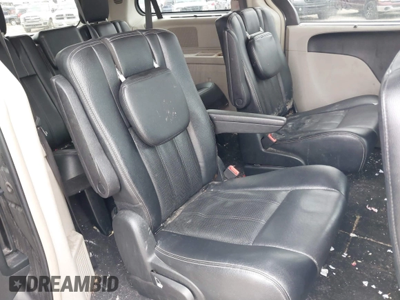 2015 Chrysler Town & Country Touring-L with VIN 2C4RC1CG4FR525588, listed as a IAAI auction lot 41696620 with 225,297 mi miles. Bid and sale history available at carsss.com. Image 8.