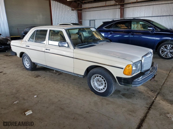 1984 Mercedes-Benz 300 Series 300D-T with VIN WDBAB33A3EA056616, listed as a Copart auction lot 49701345 with 119,935 mi miles and Clean Title. Bid and sale history available at carsss.com. Image 4.
