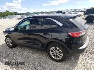 2022 Ford Escape SE with VIN 1FMCU0G69NUA48247, listed as a Copart auction lot 63770525 with Not provided miles and Salvage title. Bid and sale history available at DreamBid. Image 2.