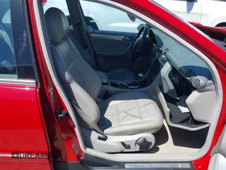 2005 Mercedes-Benz C 230 Kompressor z VIN WDBRF40J55F678252, wystawiony jako IAAI lot #42028395 z przebiegiem 208 901 mil mil oraz . Historia ofert i sprzedaży dostępna na DreamBid. Obrazek 5.