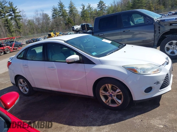2013 Ford Focus SE with VIN 1FADP3F28DL274208, listed as a IAAI auction lot 41997585 with 233,384 mi miles. Bid and sale history available at carsss.com. Image 13.